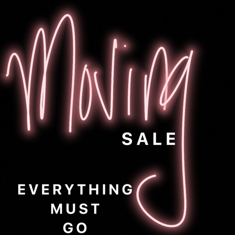 💗MAKE AN OFFER!💗 Discounts on bundles!!